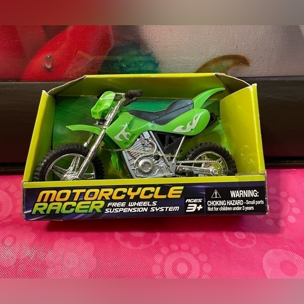 NWT VINTAGE MOTORCYCLE RACER FREE WHEELS SUSPENSION SUSTEM AGES 3+ - Picture 2 of 6